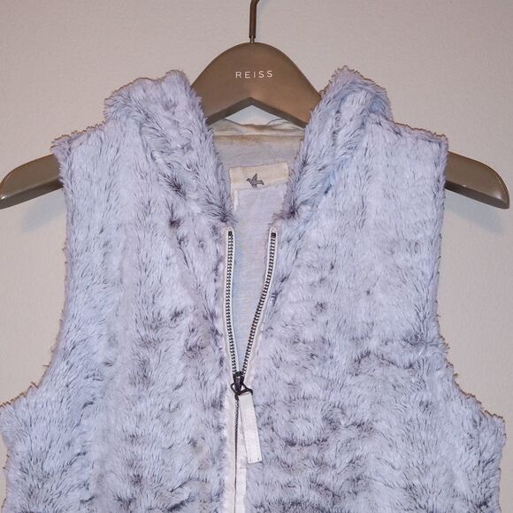 Faux Fur Vest  - Picture 2 of 4